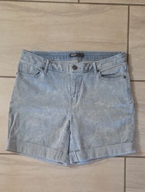Simply Vera Vera Wang Light Blue Denim Roll-Cuff Women's Shorts Size 8 EUC SOFT